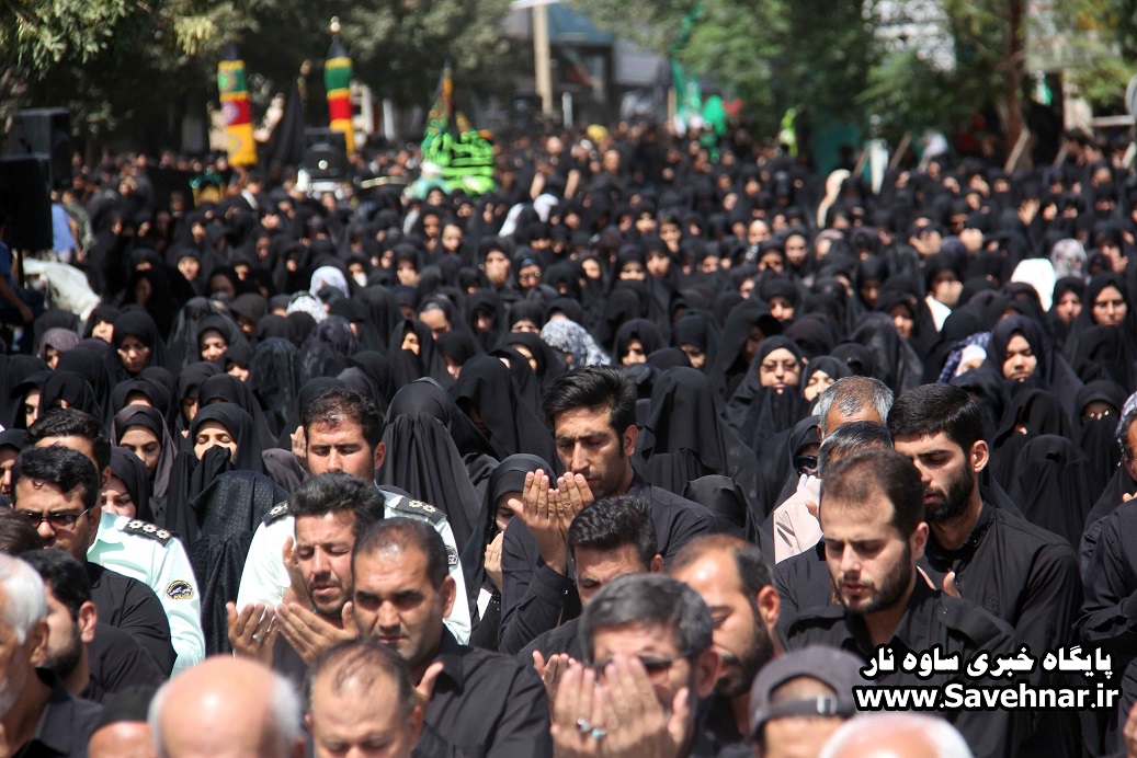 گزارش تصویری – اقامه نماز ظهر عاشورا در ساوه