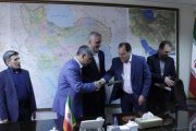 حکم شهردار ساوه توسط معاون وزیر کشور به مهندس حسینی تقدیم شد