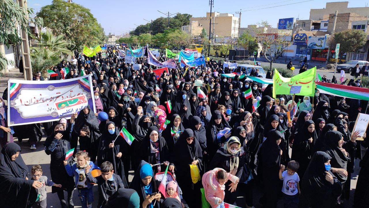 گزارش تصویری – راهپیمایی ۱۳ آبان در ساوه